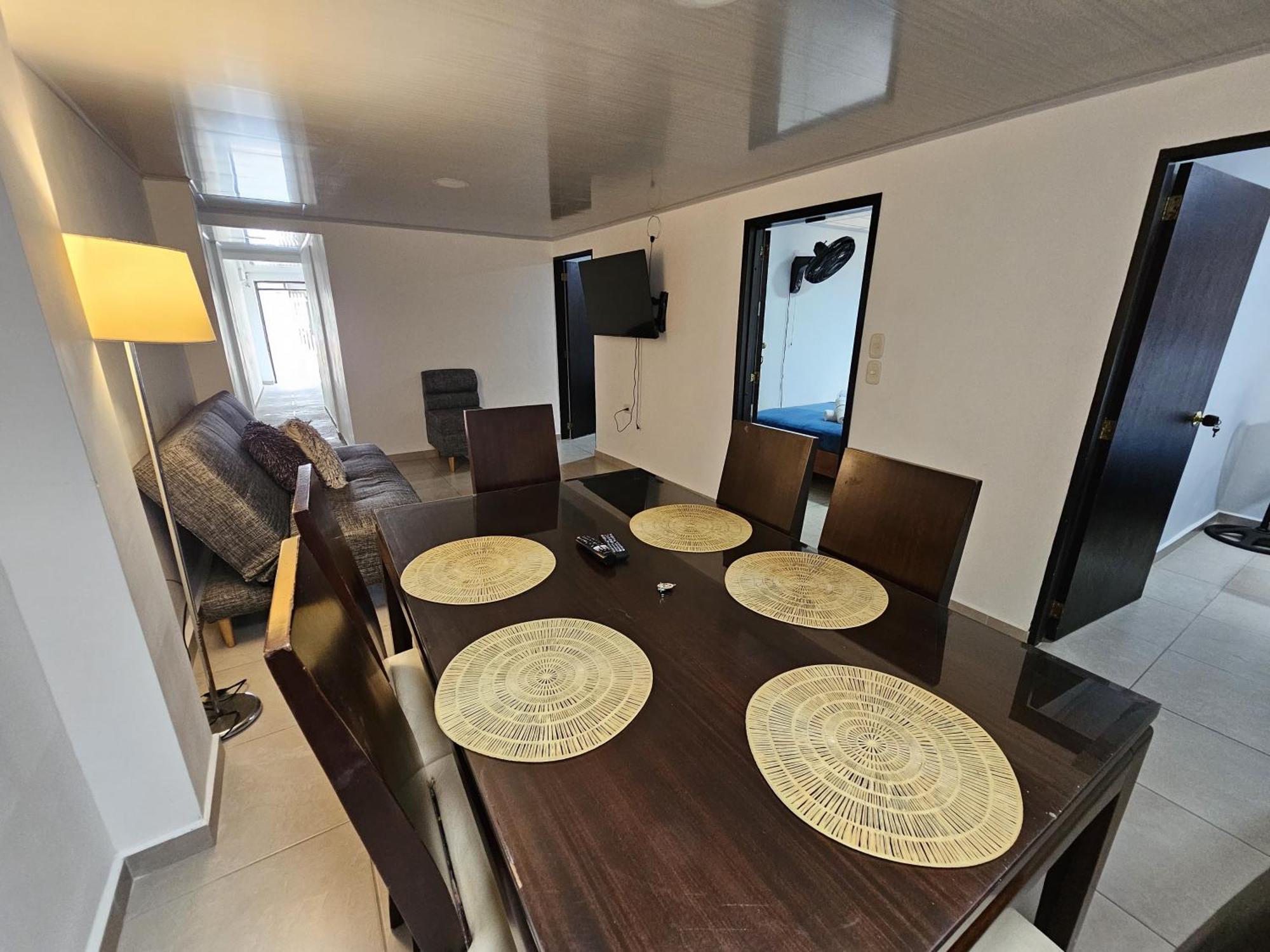 Espacioso En Circunvalar Por Parceros Group Apartment
