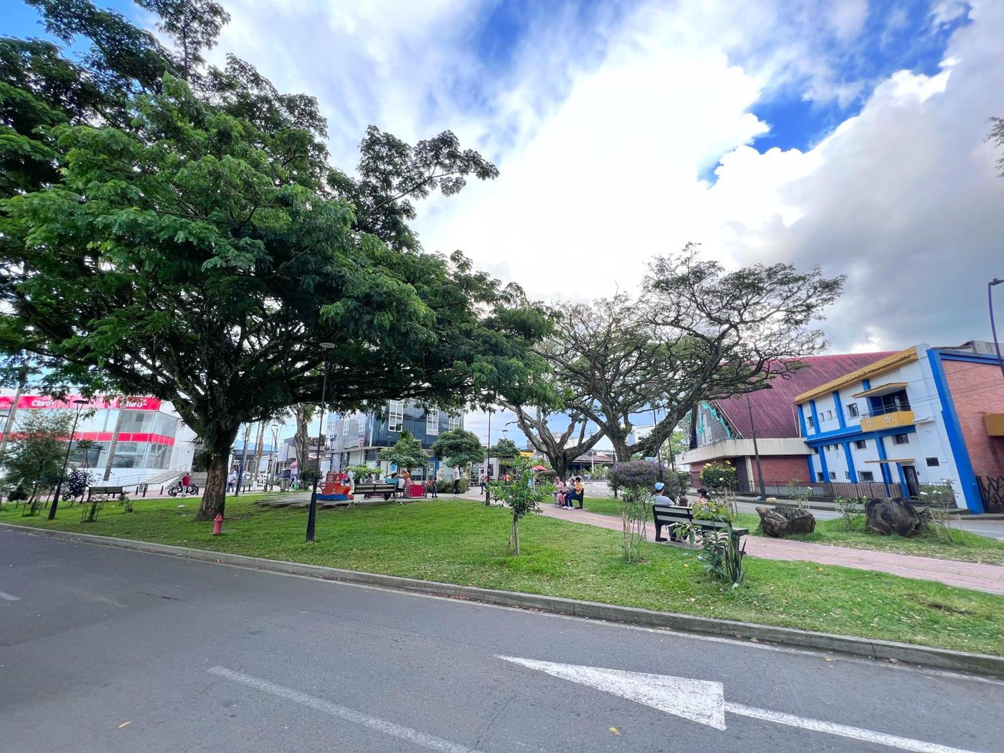 Espacioso En Circunvalar Por Parceros Group * Pereira